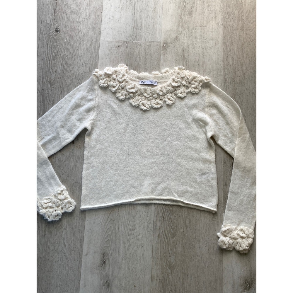 Zara Cream Floral Crochet Knit Sweater Small 3D Flower Applique Cottagecore sz S